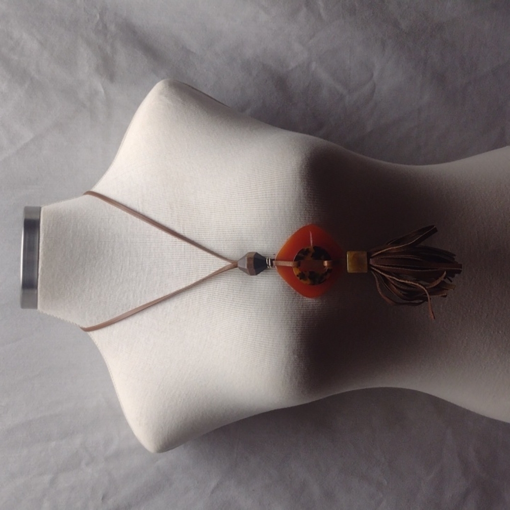 Chico's long necklace Brown tassel